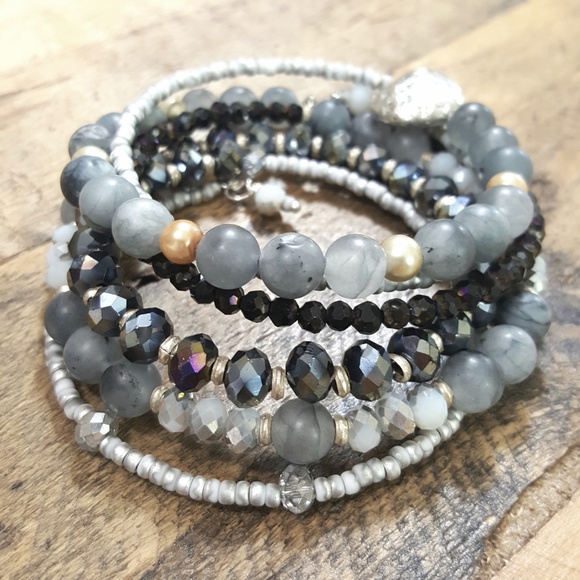 Artisan Shabby Chic 5 Layer Gray Heart Bracelet - Picture 4 of 7